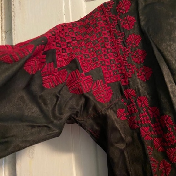 Hand Made and Embroidered Silk Robe - Picture 4 of 6